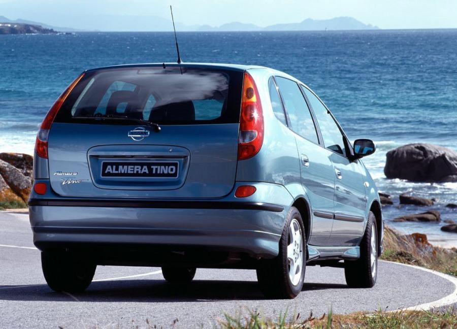  Nissan Almera Tino 2000 года  (фото 3 из 18)
